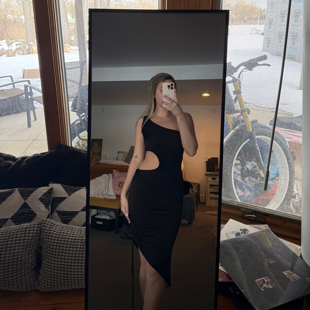 Charlotte Russe Black One-Shoulder Cut-Out Dress